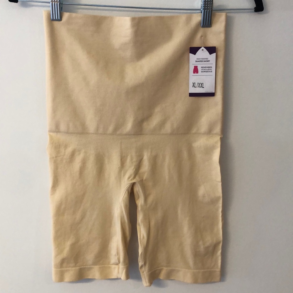 NWT Shapermint Empetua High waisted Shaper short